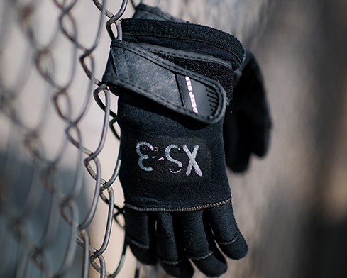 單色母粒|復(fù)色母粒|丙綸纖維色母粒|滌綸纖維色母粒|功能母粒|紡絲試驗(yàn)機(jī)|錦綸纖維色母粒|煙臺(tái)亮彩塑料科技有限公司